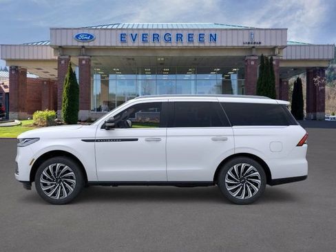 New 2025 Lincoln Navigator Black Label AWD/4WD image 3