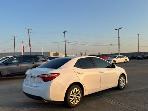 Used 2017 Toyota Corolla LE FWD image 23