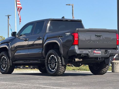 Used 2024 Toyota Tacoma TRD Sport RWD image 7