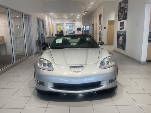 Used 2011 Chevrolet Corvette Grand Sport w/ Preferred Equipment Group image 2