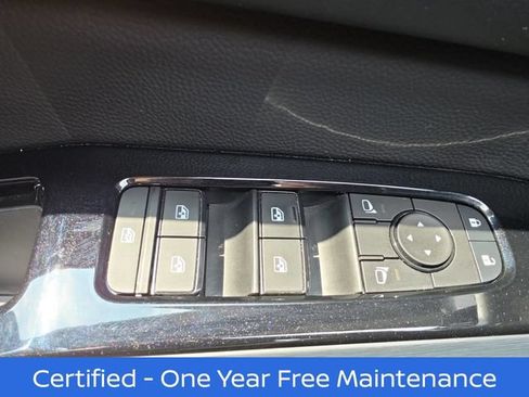 Certified 2025 Nissan Pathfinder SL FWD image 30