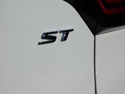 Used 2024 Buick Encore GX Sport Touring image 36