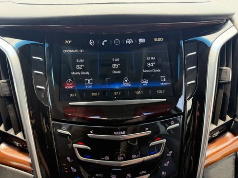 Used 2020 Cadillac Escalade ESV Luxury AWD/4WD image 20