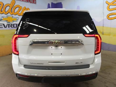 Used 2024 GMC Yukon XL SLT w/ SLT Luxury Package AWD/4WD image 7