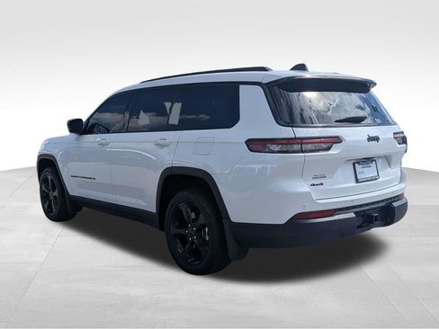 Used 2024 Jeep Grand Cherokee L Altitude AWD/4WD image 6