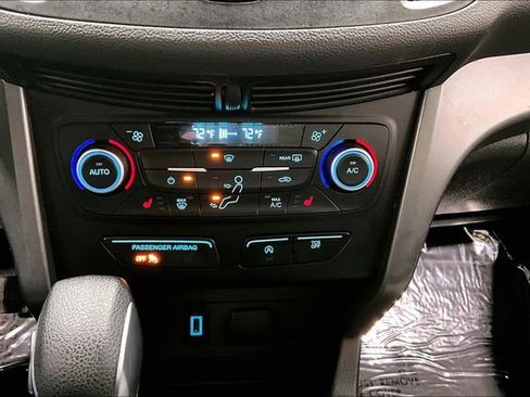 Used 2018 Ford Escape SE image 16