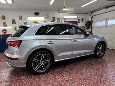 Used 2018 Audi SQ5 Premium Plus w/ S Sport Package image 3