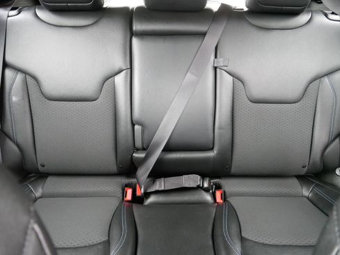 Certified 2024 Jeep Compass Latitude image 13