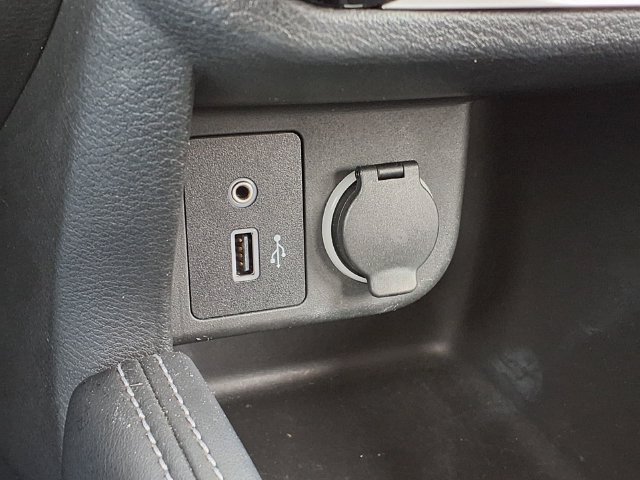 Used 2019 Nissan Kicks SV FWD image 24