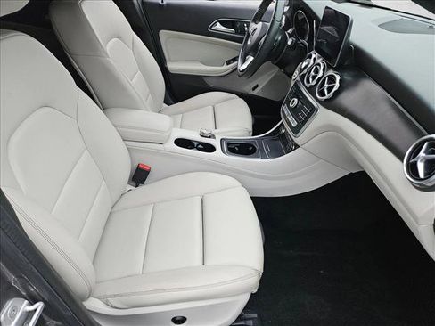 Used 2018 Mercedes-Benz GLA 250 image 19