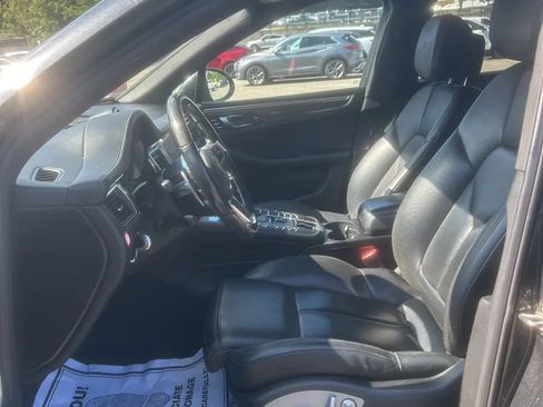 Used 2017 Porsche Macan GTS AWD/4WD image 2
