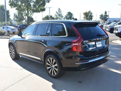 Used 2023 Volvo XC90 B6 Plus image 9