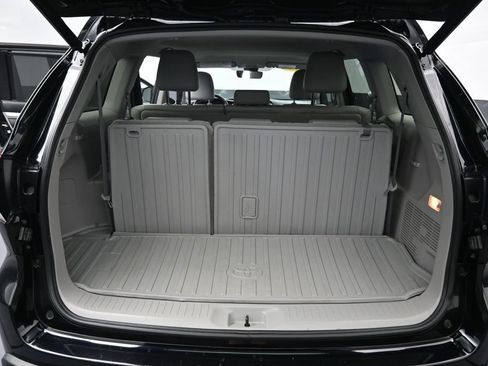 Used 2019 Toyota Highlander XLE AWD/4WD image 33
