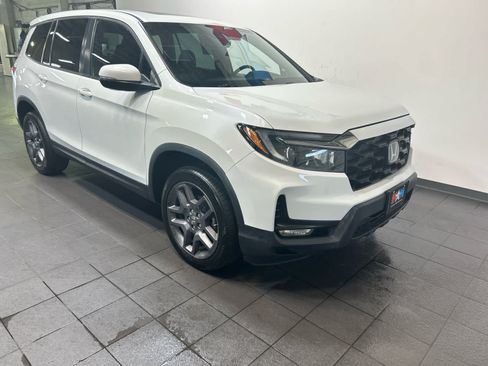 Used 2023 Honda Passport EX-L image 2
