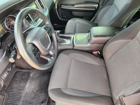 Used 2018 Dodge Charger SXT RWD image 13