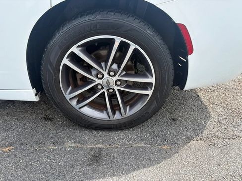 Used 2019 Dodge Charger SXT AWD/4WD image 12