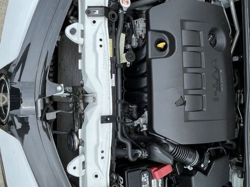 Used 2019 Toyota Corolla LE image 27