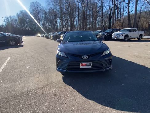 Used 2021 Toyota Camry LE image 4
