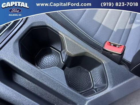 Used 2025 Volkswagen Jetta SE FWD image 32