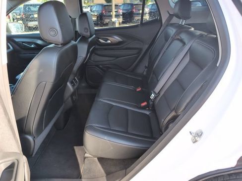 Used 2024 GMC Terrain SLT AWD/4WD image 15