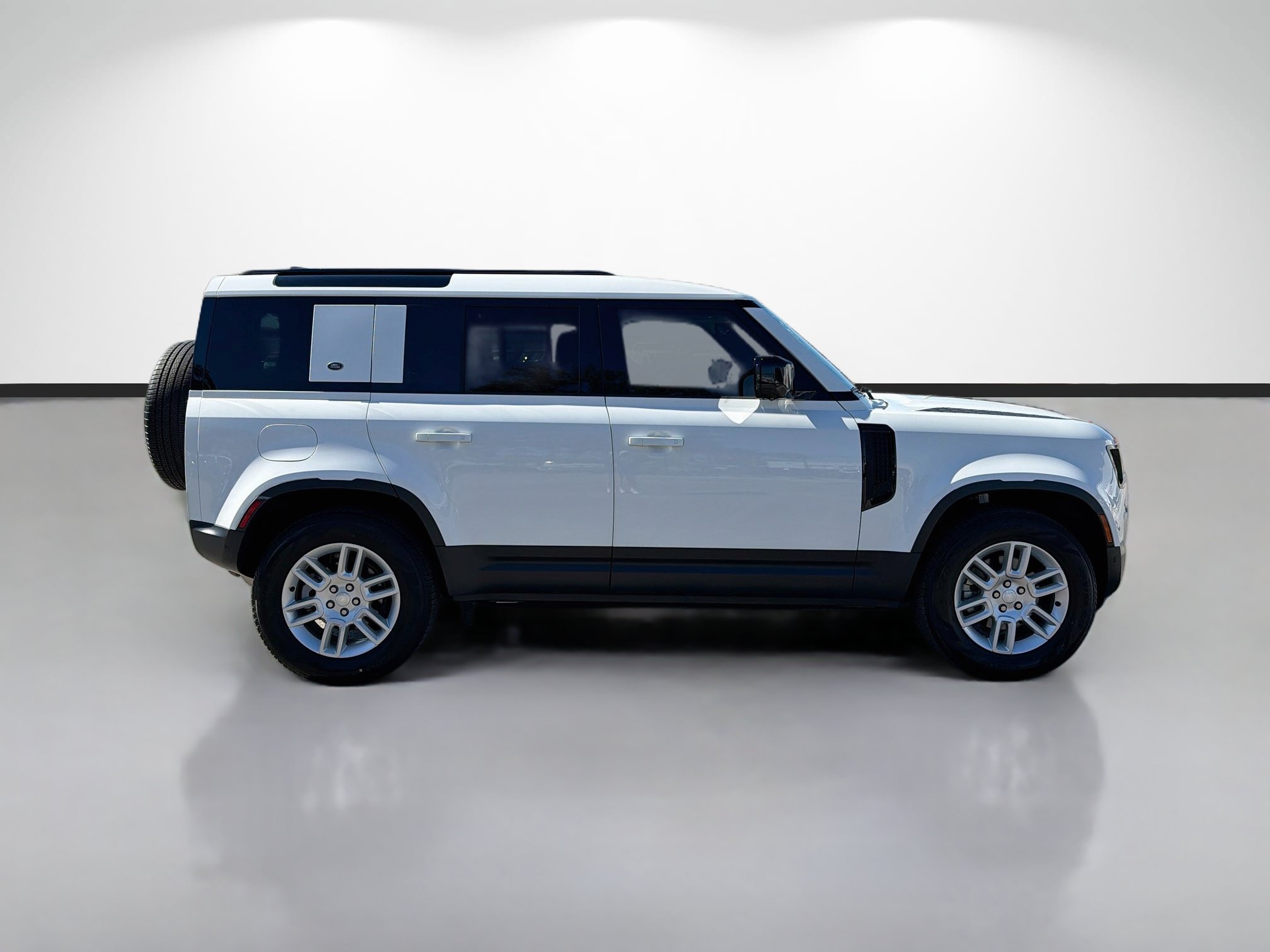 Used 2024 Land Rover Defender 110 S AWD/4WD image 6