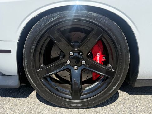 Used 2015 Dodge Challenger SRT w/ Technology Group RWD image 13