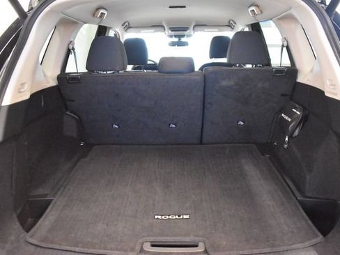 Used 2025 Nissan Rogue SV AWD/4WD image 16