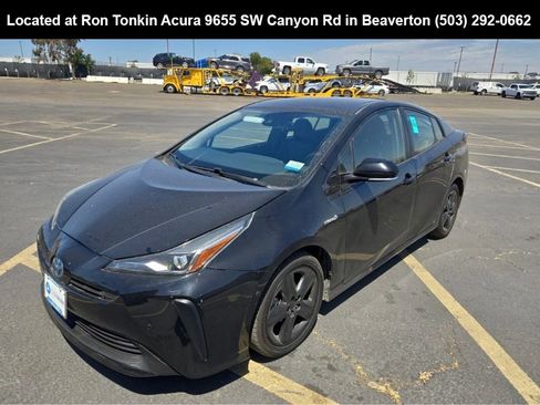 Used 2019 Toyota Prius XLE image 3