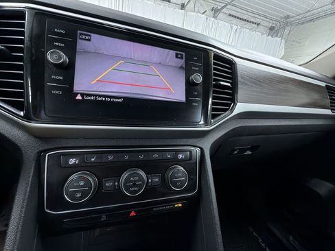 Used 2022 Volkswagen Atlas SE w/ Panoramic Sunroof Package AWD/4WD image 8