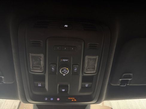 Used 2021 Cadillac Escalade ESV Sport Platinum image 20