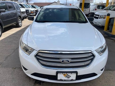 Used 2014 Ford Taurus SE image 2