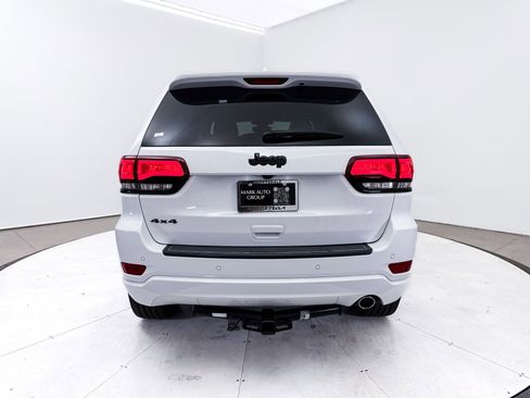 Used 2018 Jeep Grand Cherokee Altitude image 18