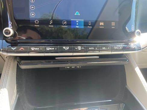 Used 2023 Jeep Wagoneer 4WD w/ Premium Group I image 35