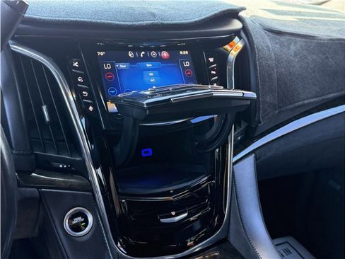 Used 2015 Cadillac Escalade ESV Platinum AWD/4WD image 54