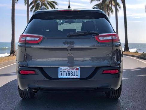 Used 2016 Jeep Cherokee High Altitude w/ Luxury Group FWD image 6