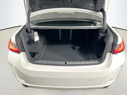 Certified 2025 BMW 330i xDrive Sedan w/ Convenience Package image 29