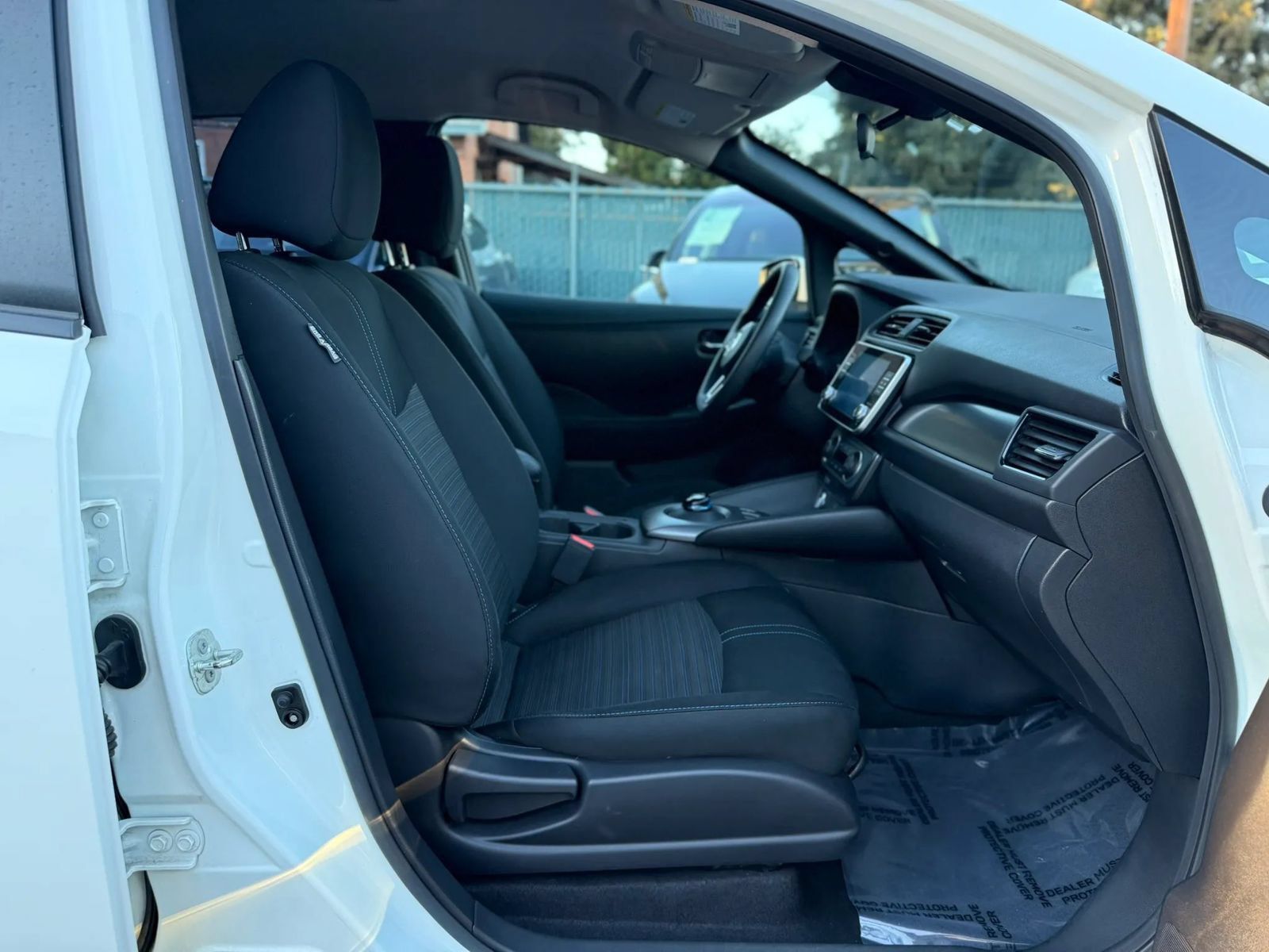 Used 2022 Nissan Leaf S FWD image 12
