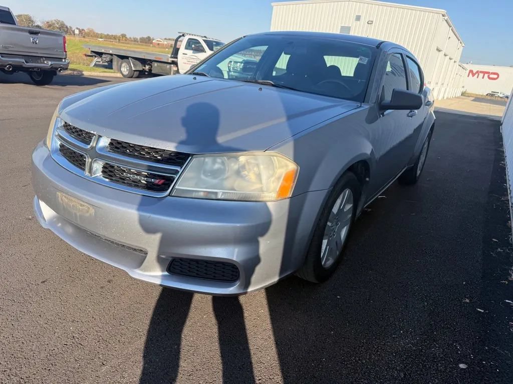 Used 2013 Dodge Avenger SE FWD image 4