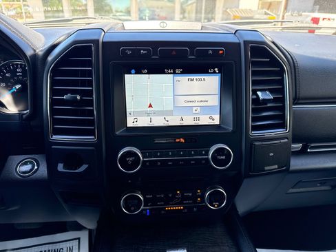 Used 2018 Ford Expedition Limited AWD/4WD image 18