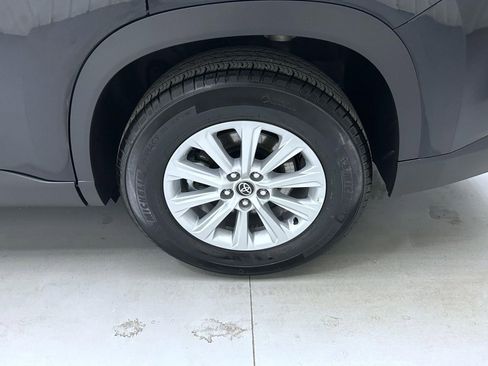 Used 2025 Toyota Grand Highlander AWD image 23