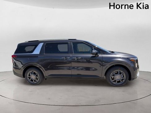 New 2026 Kia Carnival EX FWD image 3