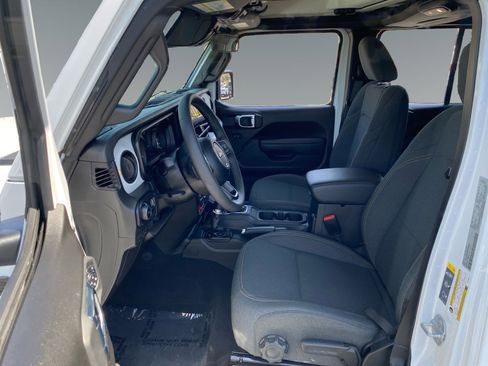 Used 2025 Jeep Wrangler Unlimited Sport AWD/4WD image 9