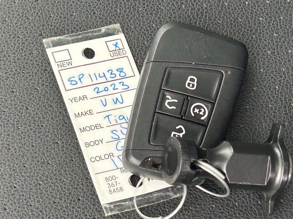 Used 2023 Volkswagen Tiguan SE R-Line FWD image 53
