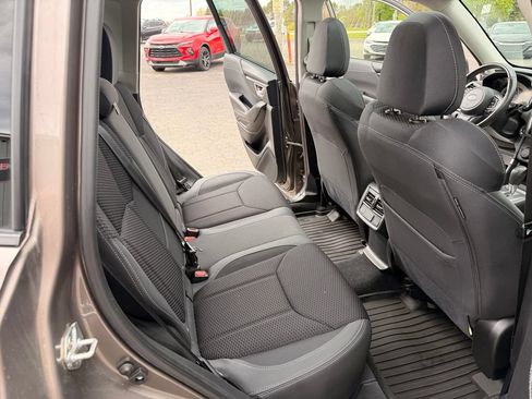 Used 2023 Subaru Forester Premium AWD/4WD image 30