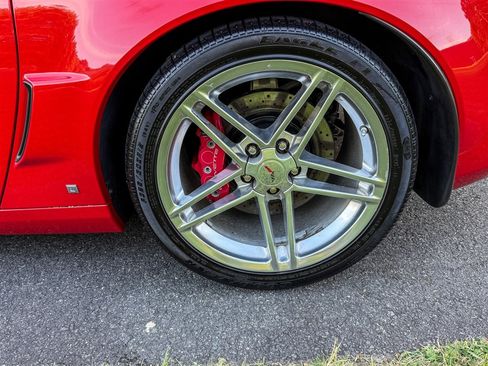 Used 2007 Chevrolet Corvette Z06 w/ Preferred Equipment Group RWD image 17