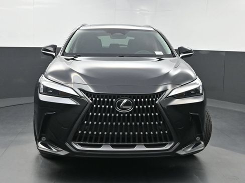 Used 2025 Lexus NX 250 FWD w/ Towing Package (2000 Lbs) image 39