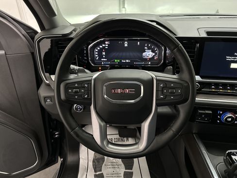 Used 2024 GMC Sierra 1500 SLT w/ SLT Premium Plus Package AWD/4WD image 33