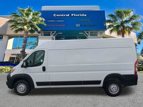 Used 2025 RAM ProMaster 2500 w/ Convenience Group FWD image 8