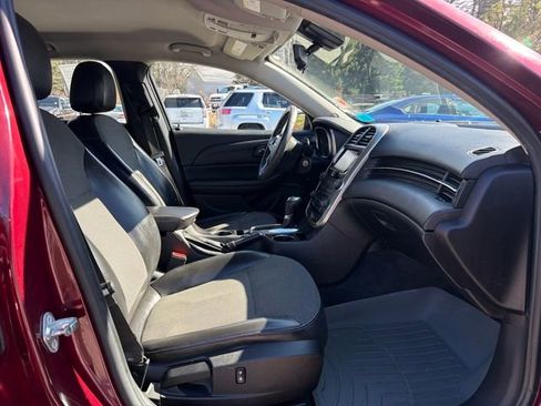 Used 2016 Chevrolet Malibu LT image 17