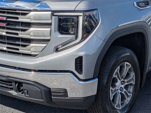 New 2026 GMC Sierra 1500 SLE w/ Preferred Package image 9